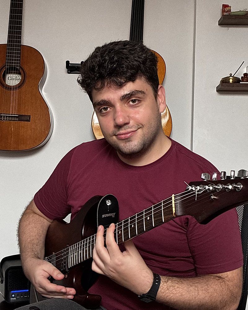 Uğur Polat — Elektro Gitar Eğitmeni