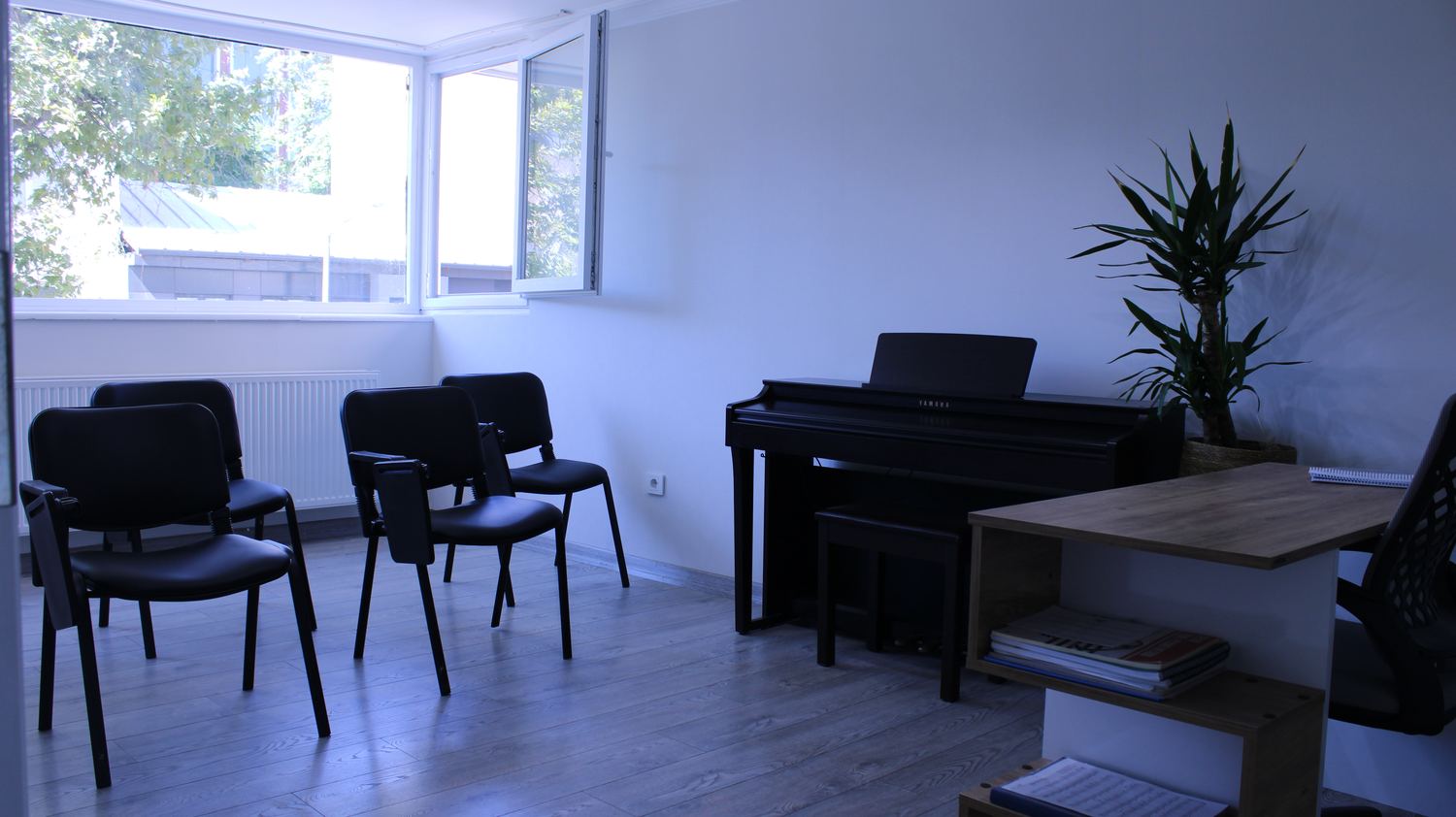 Aker Sanat piyano sınıfı